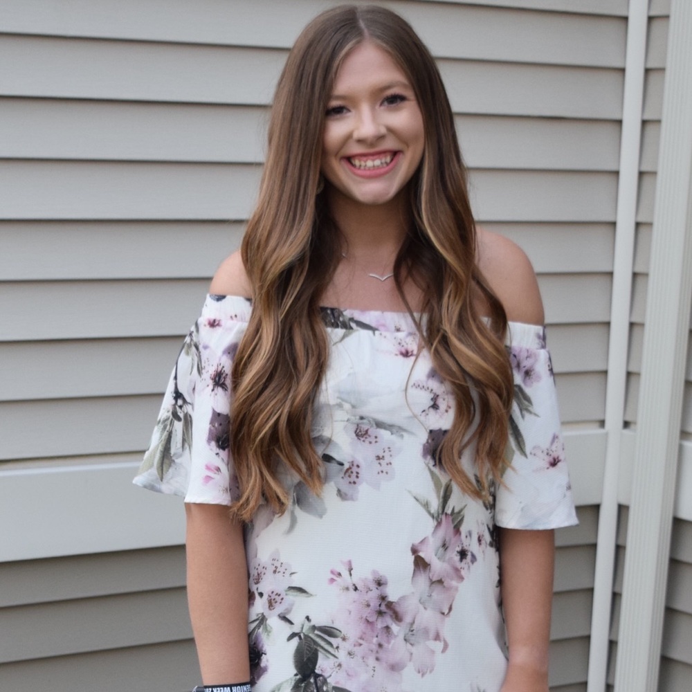 Meet your Posher, Danielle